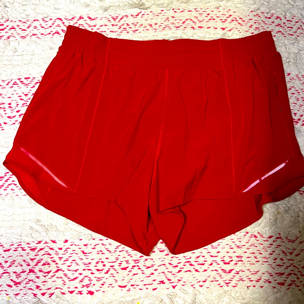 Lululemon Hotty Hot 4” High Rise Shorts